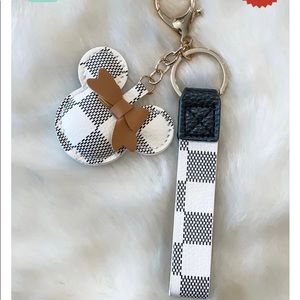 Checkered check mouse white key new